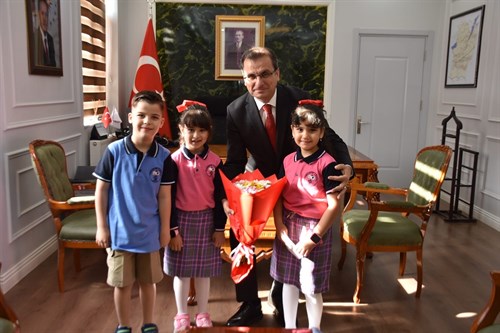 Kaymakamımız Sayın Ali GÜLDOĞAN, 23 Nisan Ulusal Egemenlik ve Çocuk Bayramı’nda Makamını Devretti.